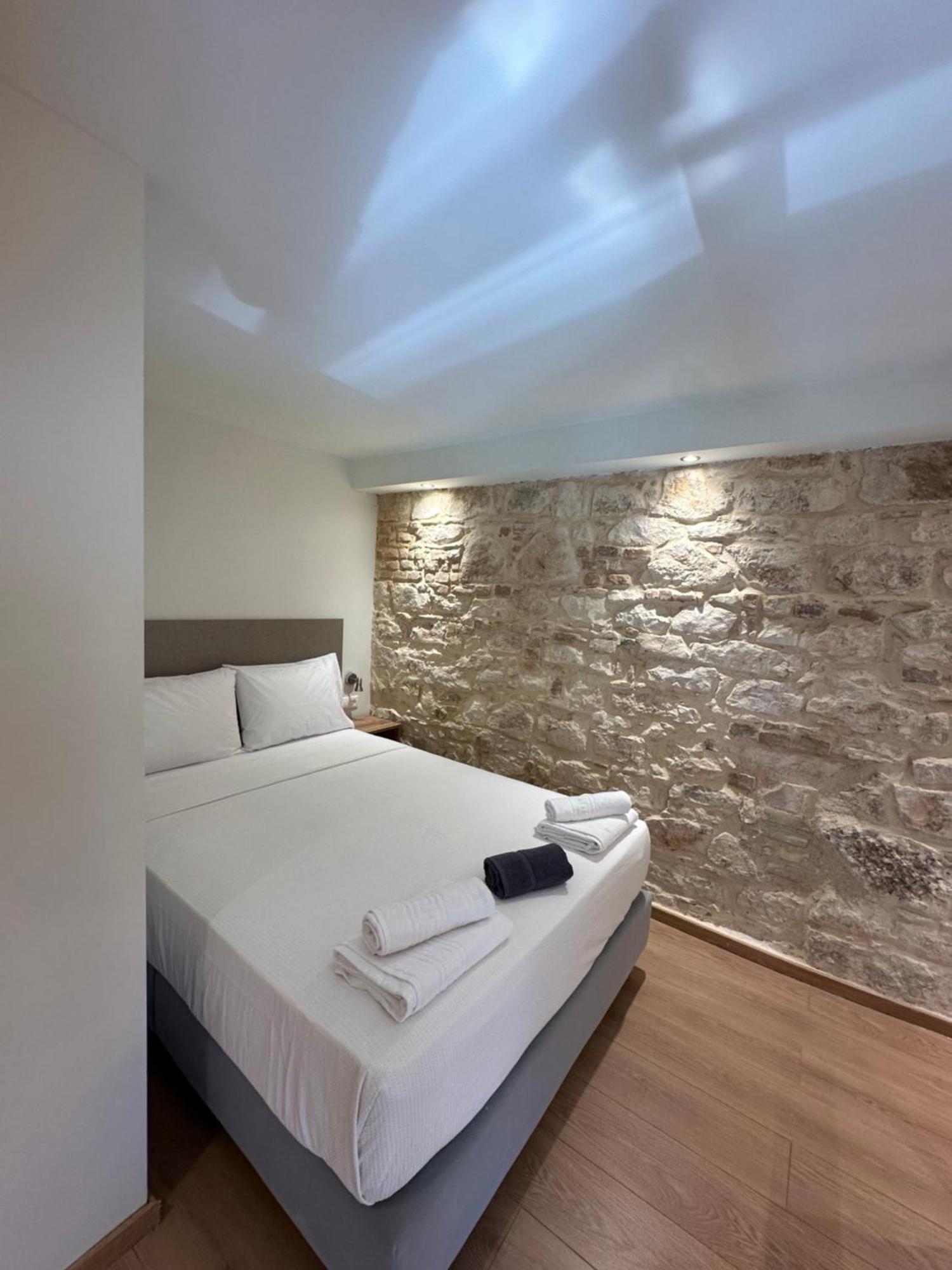 Q Rocco Apartments, Corfu Town Eksteriør billede